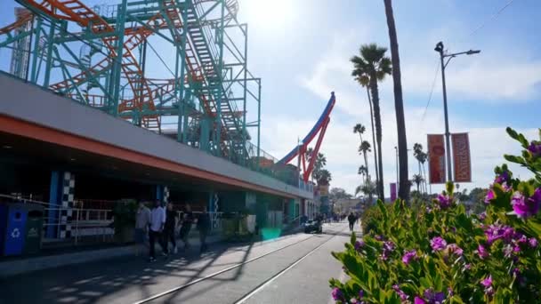 Beautiful Summer Day Santa Cruz People Enjoying Amusement Park Santa — Stockvideo