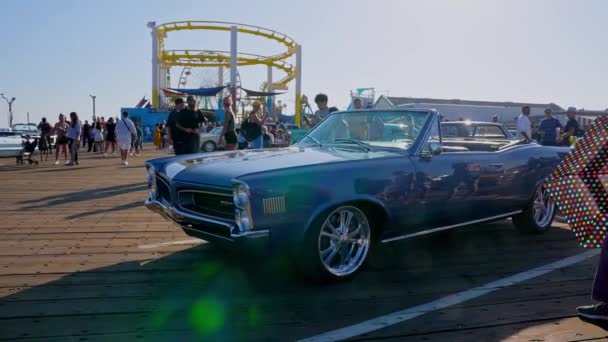 People Exploring Vintage Shiny Convertible Car Displayed Classic Car Show — Stok video