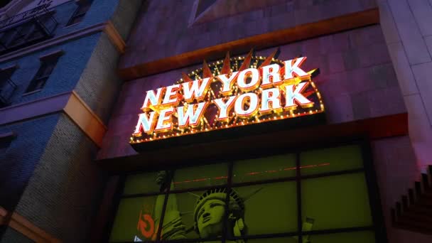 New York New York Hotel Sign Illuminated Night Las Vegas — Stock video