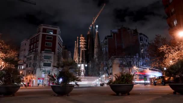 Night Timelapse View Sagrada Familia Cathedral Impressive Cathedral Designed Unfinished — 图库视频影像