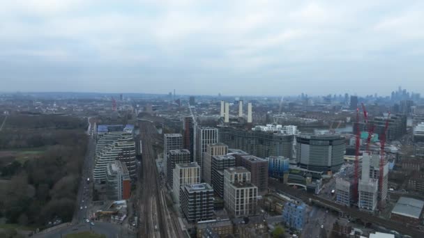 Aerial London View Cloudy Day Business Center River Thames Skyscrapers — Wideo stockowe