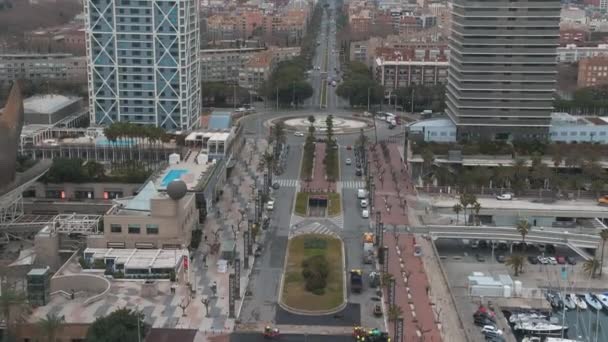 Şehir Merkezinde Gökdelenler Olan Barselona Şehrinin Yukarıdan Görünüşü Güzel Katalanya — Stok video