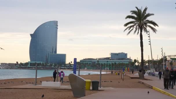 Pohled Pláž Barceloneta Luxusním Hotelem Barcelona Pobřeží Moře Krásný Luxusní — Stock video