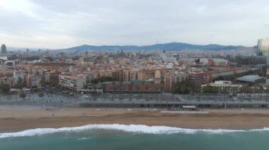 Barcelona merkez plaj hava manzaralı Sant Miquel Sebastian Barceloneta Bölgesi katalonisi. Barselona sahilinin havadan görünüşü.