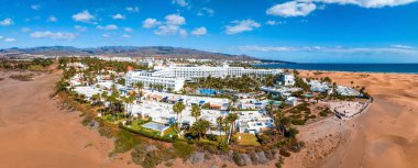 Luxury hotel located in the middle of a desert. Concept of a luxury holiday.