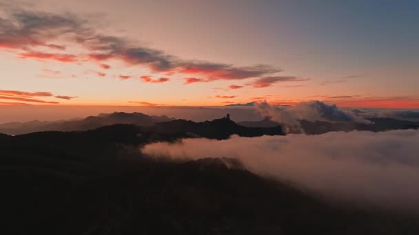 Magisk Solnedgång Ovanför Molnen Med Teide Vulkan Vid Horisonten Solnedgång — Stockvideo