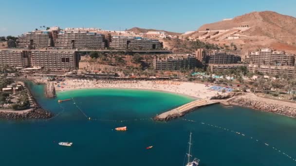 Воздушный Пейзаж Пляжем Курортом Анфи Гран Канария Испания Роскошные Отели — стоковое видео