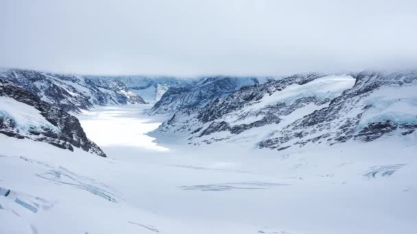 位于瑞士瓦莱州的大阿莱希冰川的空中景观 该冰川是阿尔卑斯山和教科文组织遗产中最大的冰川 Aletsch冰川 欧洲阿尔卑斯山的冰景 — 图库视频影像