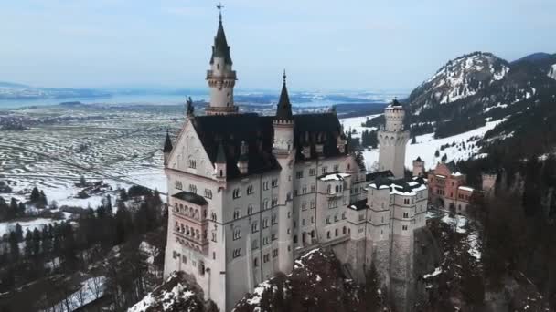 Vista Aérea Del Castillo Neuschwanstein Schloss Neuschwanstein Día Invierno Con — Vídeos de Stock