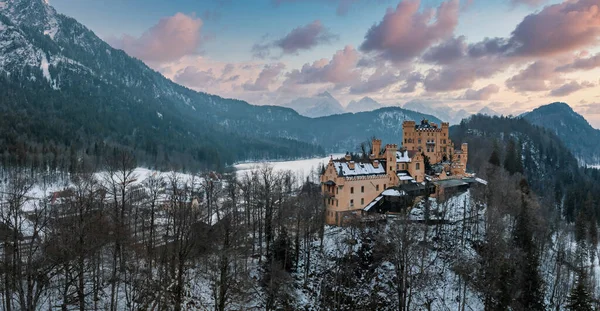 Una Vista Aérea Del Castillo Hohenschwangau Rodeado Bosque Invierno Alemania —  Fotos de Stock