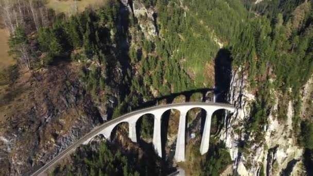 Letecký Pohled Slavnou Horu Švýcarském Filisuru Landwasser Viadukt Světové Dědictví — Stock video