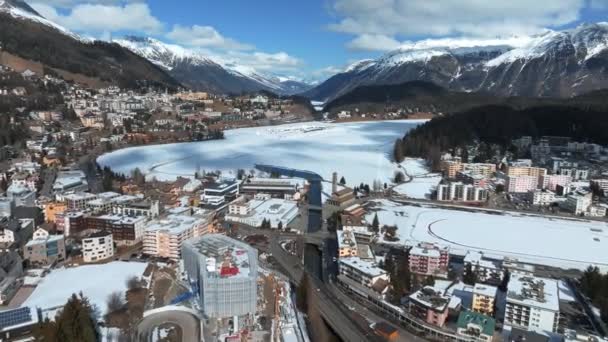 Vista Aérea Invierno Famosa Estación Esquí Moritz Graubunden Suiza — Vídeos de Stock