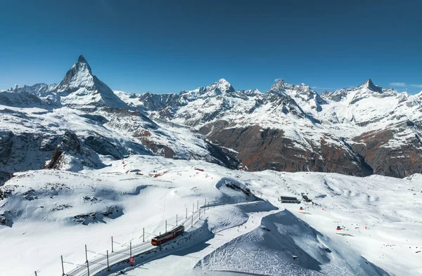 Zermatt Suiza Tren Gonergratbahn Corriendo Estación Gornergrat Observatorio Famoso Lugar —  Fotos de Stock