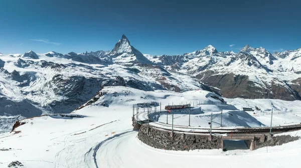 Zermatt Suiza Tren Gonergratbahn Corriendo Estación Gornergrat Observatorio Famoso Lugar —  Fotos de Stock