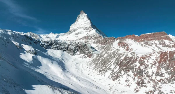美丽的Zermatt滑雪度假胜地 可以看到地平线上的马特宏峰 美丽的瑞士阿尔卑斯山 — 图库照片