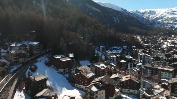Letecký Pohled Město Zermatt Valley Matterhorn Peak Pozadí Dopoledních Hodinách — Stock video