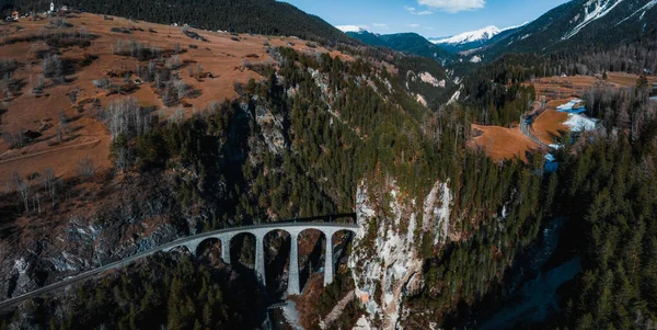 Vista Aérea Famosa Montaña Filisur Suiza Viaducto Landwasser Patrimonio Humanidad — Foto de Stock