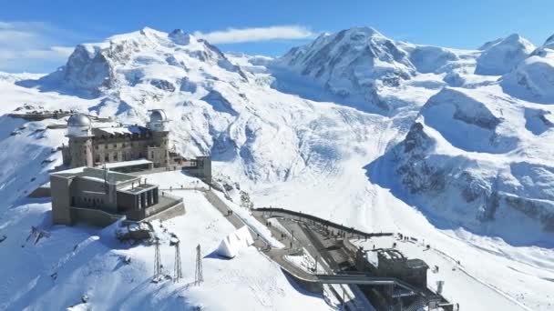 Luftaufnahme Des Luxushotels Und Der Sternwarte Gornergrat Hintergrund Matterhorn Oder — Stockvideo