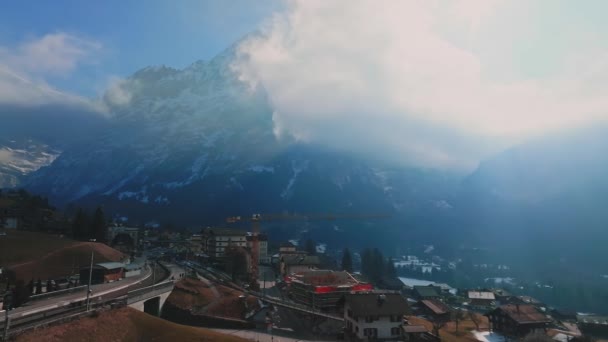 Воздушная Панорама Гриндельвальда Швейцария Вид Деревню Вблизи Швейцарских Альп Панорамный — стоковое видео