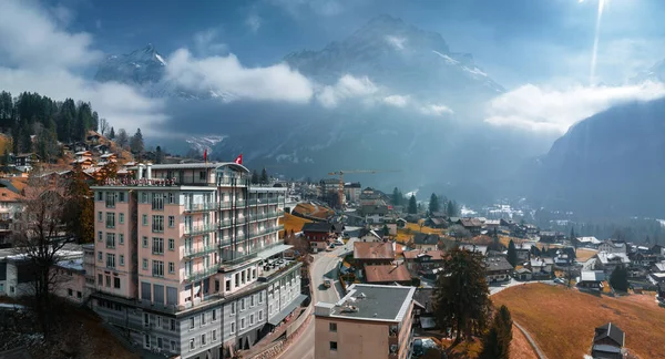 Een Luchtfoto Van Het Luxe Hotel Grindelwald Zwitserland Prachtige Bergen — Stockfoto