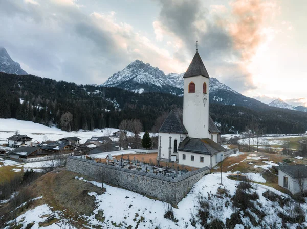 Panoramic View Beautiful Winter Wonderland Mountain Scenery Alps Pilgrimage Church — Stockfoto