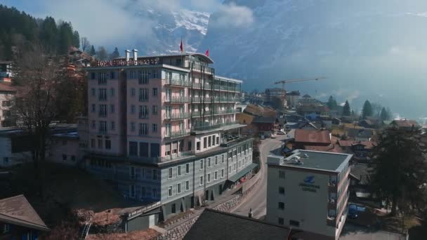 Vzdušný Výhled Luxusní Hotel Grindelwaldu Švýcarsko Krásné Hory Pozadí — Stock video