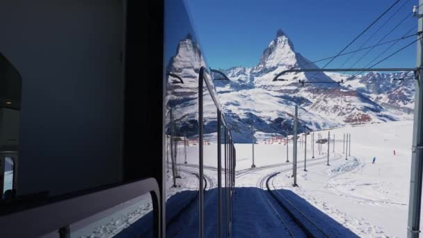 Jazda Kultowym Kołem Pociągowym Gornergrat Ośrodku Narciarskim Zermatt Alpach Szwajcarskich — Wideo stockowe