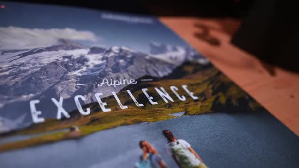 Alpesi Kiválósági Füzet Vagy Brosúra Gyönyörű Alpesi Marketing Design Katalógus — Stock videók