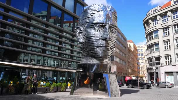 David Cerny Head Sculpture Franz Kafka Head Prague Beautiful Modern — Stock Video