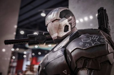 Las Vegas 'taki İntikamcılar' ın Tony Stark üssündeki savaş makinesinin prototipi..
