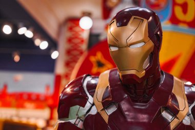 Las Vegas, ABD 'deki İntikamcılar' da Tony Stark üssünde Demir Adam kostümü..