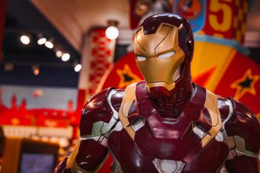 Las Vegas, ABD 'deki İntikamcılar' da Tony Stark üssünde Demir Adam kostümü..
