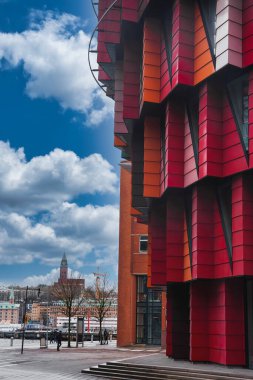 Chalmers Teknik Üniversitesi 'nin renkli modern mimarisi, Göteborg, İsveç