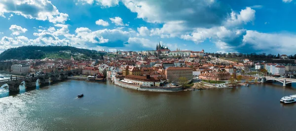 Malowniczy Wiosenny Panoramiczny Widok Lotu Ptaka Stare Miasto Most Karola — Zdjęcie stockowe
