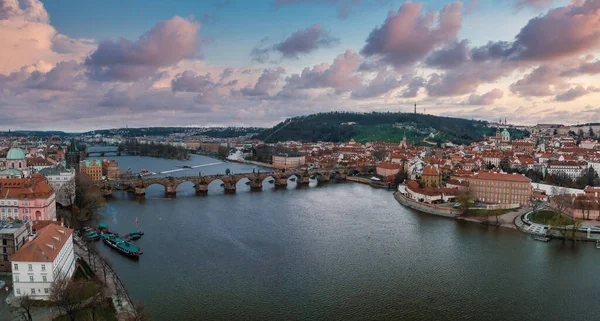 Çek Cumhuriyeti Prag Daki Vltava Nehri Üzerindeki Charles Köprüsü Eski — Stok fotoğraf