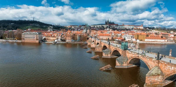 Çek Cumhuriyeti Prag Daki Vltava Nehri Üzerindeki Charles Köprüsü Eski — Stok fotoğraf