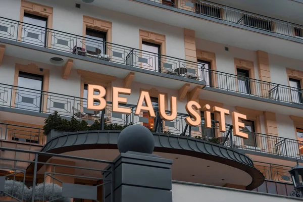 Exterior Moderno Edificio Hotel Lujo Con Signo Comercial Beausita Zermatt —  Fotos de Stock