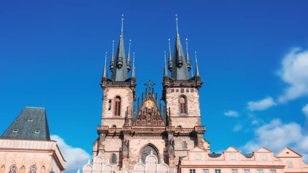 Церква Божої Матері Перед Таном Празі Чеська Республіка Погляд Хмари — стокове відео
