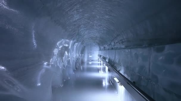 Tuneluri Glaciare Frumoase Regiunea Jungfrau Elveția Turiștii Explorează Palatul Gheață — Videoclip de stoc