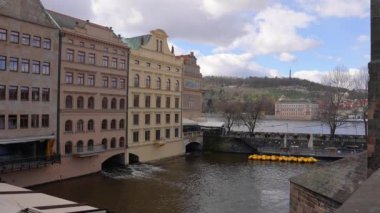 güzel evler ve Vltava Nehri Prag, Çek Cumhuriyeti