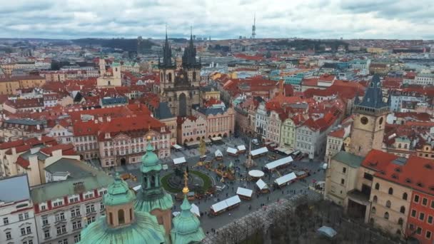 Воздушный Вид Староместскую Площадь Праге Прекрасный Летний День Чехия Церковь — стоковое видео