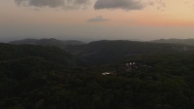 İnanılmaz Doğa Manzarası - Monteverde bölgesi - Kosta Rika. Kosta Rika 'nın güzel doğası.