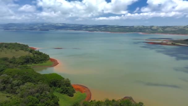 Εναέρια Πανόραμα Της Λίμνης Arenal Που Βρίσκεται Στα Βόρεια Υψίπεδα — Αρχείο Βίντεο