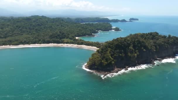 哥斯达黎加曼纽尔 安东尼奥国家公园的空中景观 太平洋沿岸拥有大量野生动物 热带植物和沿海海滩的最佳旅游景点和自然保护区 — 图库视频影像