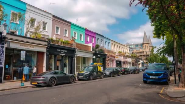 Timelapse Uitzicht Wereldberoemde Portobello Antiekmarkt Londen Kleurrijke Huizen Van Notting — Stockvideo