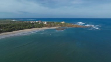 Playa Flamingo, Guanacaste, Kosta Rika. Flamingo Beach North Ridge 'in hava görüntüsü - Lüks evler, villalar ve Pasifik Sahili' ndeki panoramik okyanus manzaralı oteller