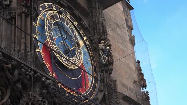 Orologio Astronomico Medievale Nella Piazza Della Città Vecchia Praga Cechia — Video Stock