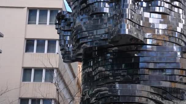 David Cerny Kopf Skulptur Von Franz Kafka Kopf Prag Schöne — Stockvideo
