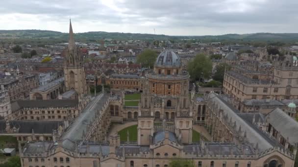 Vista Aérea Sobre Cidade Oxford Com Universidade Oxford Radcliffe Camera — Vídeo de Stock