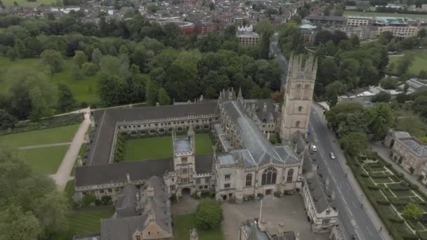 与默顿学院一起从空中俯瞰牛津市 牛津大学 牛津郡 英格兰 — 图库视频影像